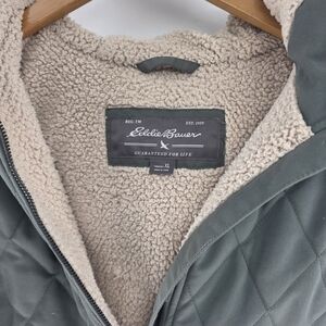 Eddie Bauer Green Quilted Jacket with Cream Sherpa Lining Hoodie XL
